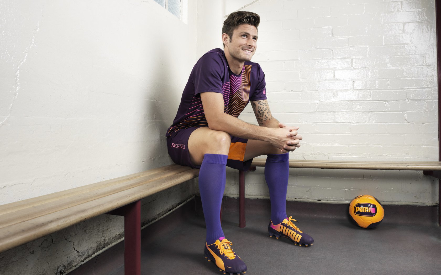 那不勒斯新王克瓦拉茨赫利亚爆发，牙买加闪电力克拉齐奥