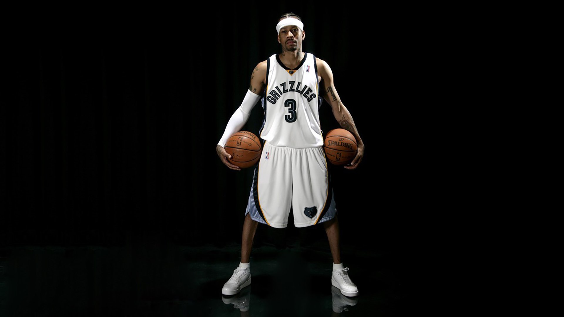 德甲争冠战之夜,舞台越大,本泽马越强—从伯纳乌到安联的传奇定律