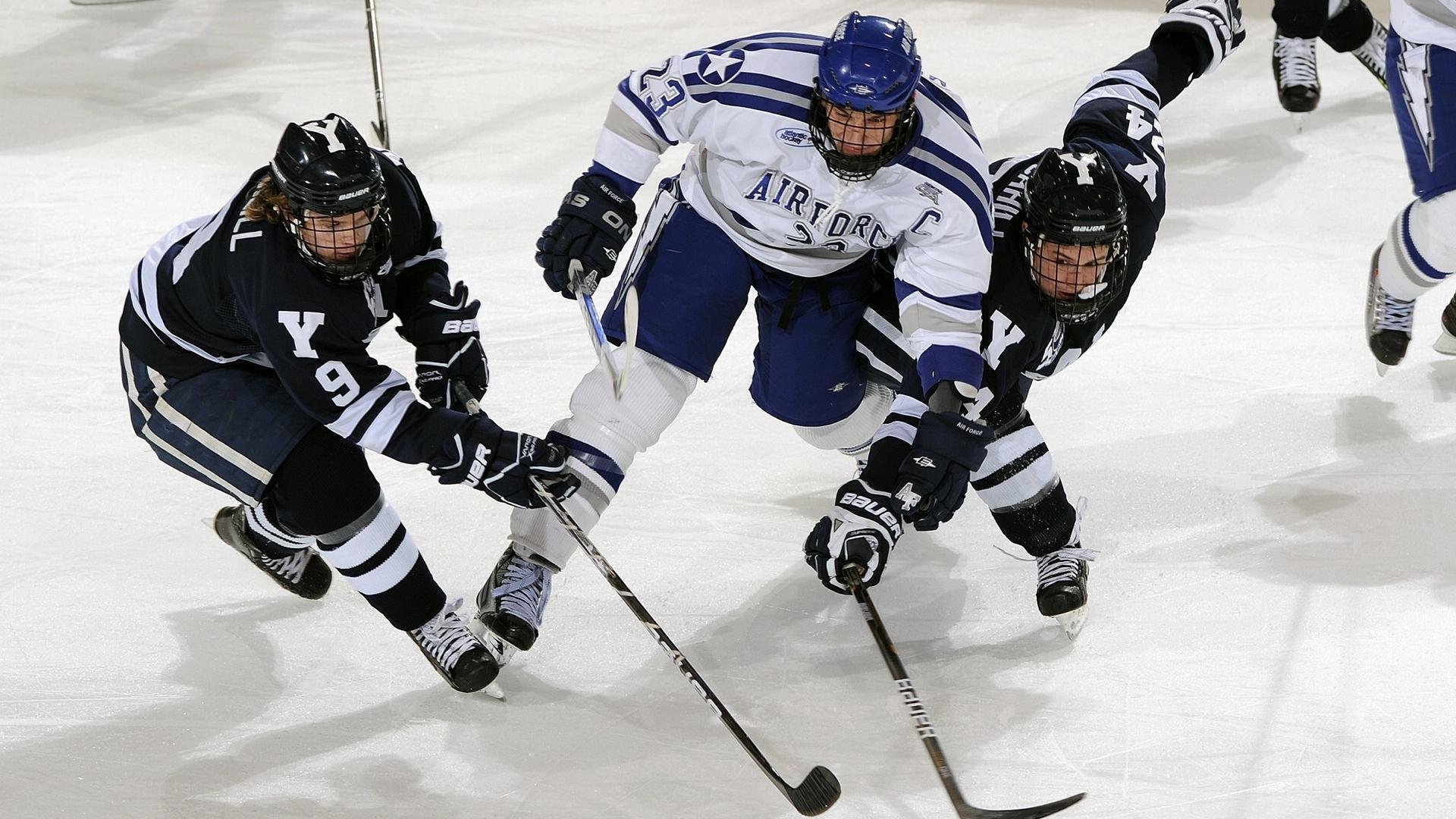 戴维斯杯横扫ATP总决赛，阿尔卡拉斯如何用国家荣耀重写网球叙事？